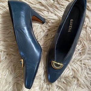 VINTAGE Leather Pumps